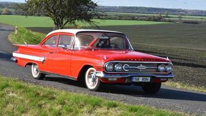 Chevrolet Impala: Jak se americká vlajková loď objevila v roce 1960 v Praze
