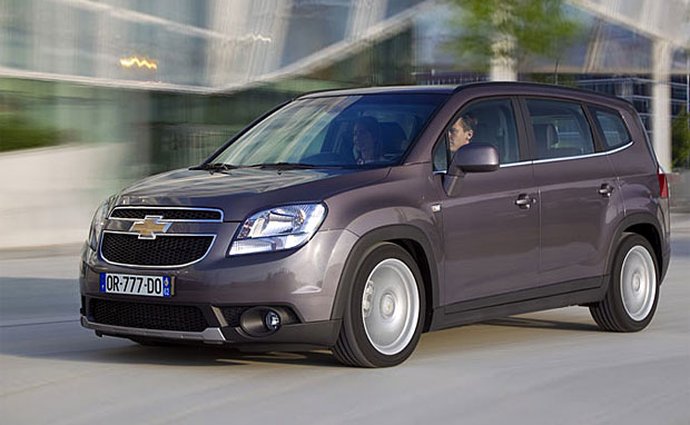 Nástupce Opelu Antara a Chevroletu Captiva se pilně testuje