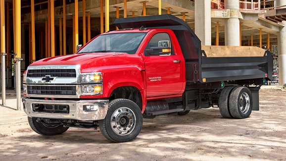Chevrolet se s novými modely řady Silverado vrací mezi výrobce nákladních vozidel  