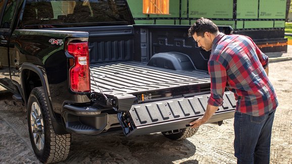 Chevrolet Silverado HD dostal nové víko korby, nabízí 6 praktických funkcí