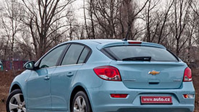 Chevrolet Cruze 1,8 (104 kW) – Konečně s pěti Chevrolet Cruze 1,8 (104 kW) – Konečně s pěti