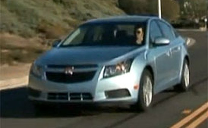 Video: Chevrolet Cruze – Sedan v provedení pro USA