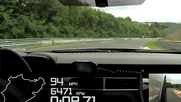 Video: Chevrolet Camaro Z/28 je na Severní smyčce rychlejší než Ferrari 430 Scuderia