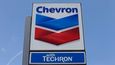 Americký Chevron sníží hodnotu jmění až o deset miliard dolarů.