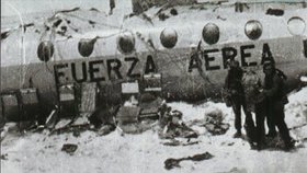 Před 51 lety byli z chilských velehor zachráněni ztroskotaní ragbisté.