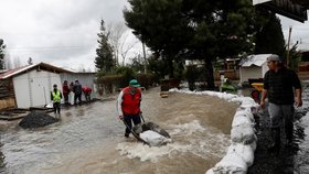 Děsivé záplavy v Chile si vyžádaly dva životy: Živel odřízl desetitisíce lidí od světa