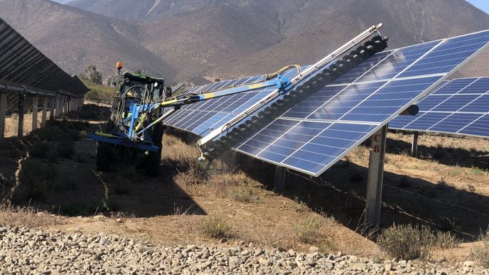 Firma Solek vznikla před deseti lety, během existence postavila zhruba dvacet fotovoltaických elektráren s výkonem přes 36 megawattů.