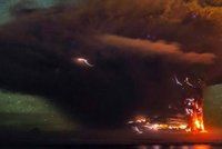 Snímky jako z konce světa: Nebezpečný vulkán se probudil k životu!