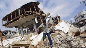 Zemětřesení nejenom udělalo z Chile zemi trosek, ale posunulo dokonce zemskou osu
