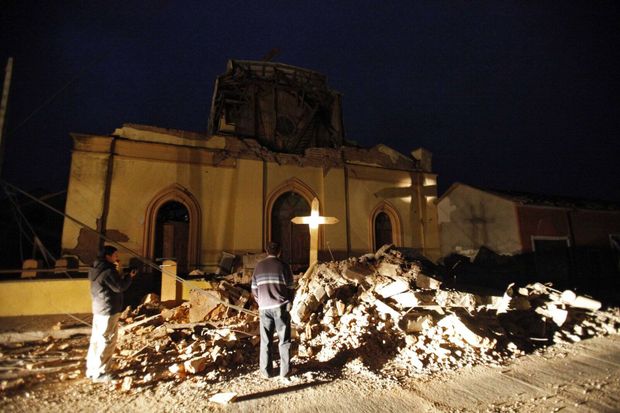 Chile postihly další silné otřesy. Od nedělního večera platí v postižených oblastech zákaz vycházení Chile postihly další silné otřesy. Od nedělního večera platí v postižených oblastech zákaz vycházení