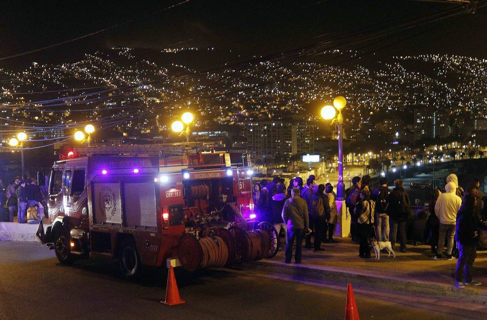 Chile zažilo zemětřesení, zemřelo několik lidí, milion se jich musel evakuovat.