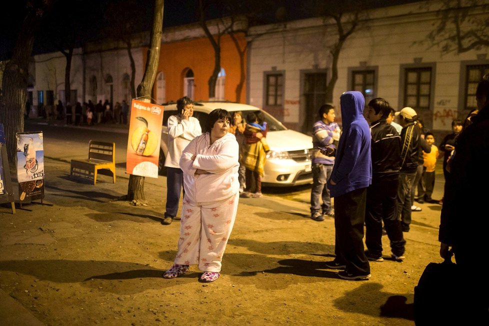 Chile zažilo zemětřesení, zemřelo několik lidí, milion se jich musel evakuovat.