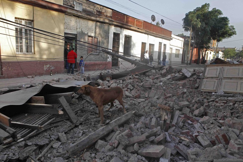 Následky zemětřesení v ulicích města Conceptión
