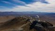 Díky nulovému světelnému smogu, je Atacama posetá observatořemi. Například tato patří Evropské vesmírné agentuře.