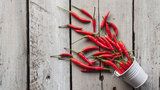 Chilli papričky: Jak je snadno vypěstovat i v panelákovém bytě