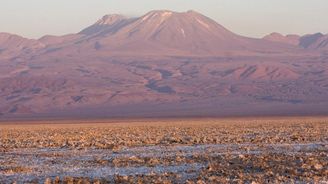 Chilská poušť Atacama hasí žízeň vodou z mlhy