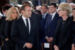 Poslední rozloučení s Jacquesem Chirakem: Emmanuel Macron se ženou (30. 9. 2019)