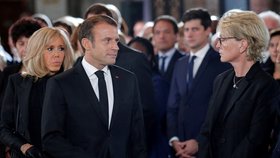 Poslední rozloučení s Jacquesem Chirakem: Emmanuel Macron se ženou (30. 9. 2019)