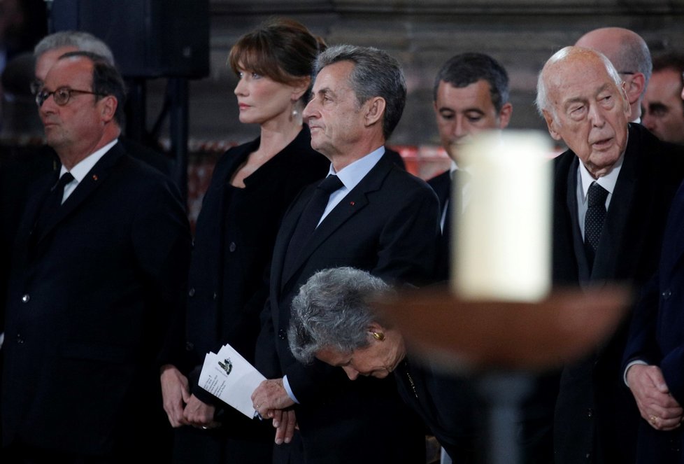 Poslední rozloučení s Jacquesem Chirakem: Nicolas Sarkozy a Carla Bruniová-Sarkozyová (30. 9. 2019)
