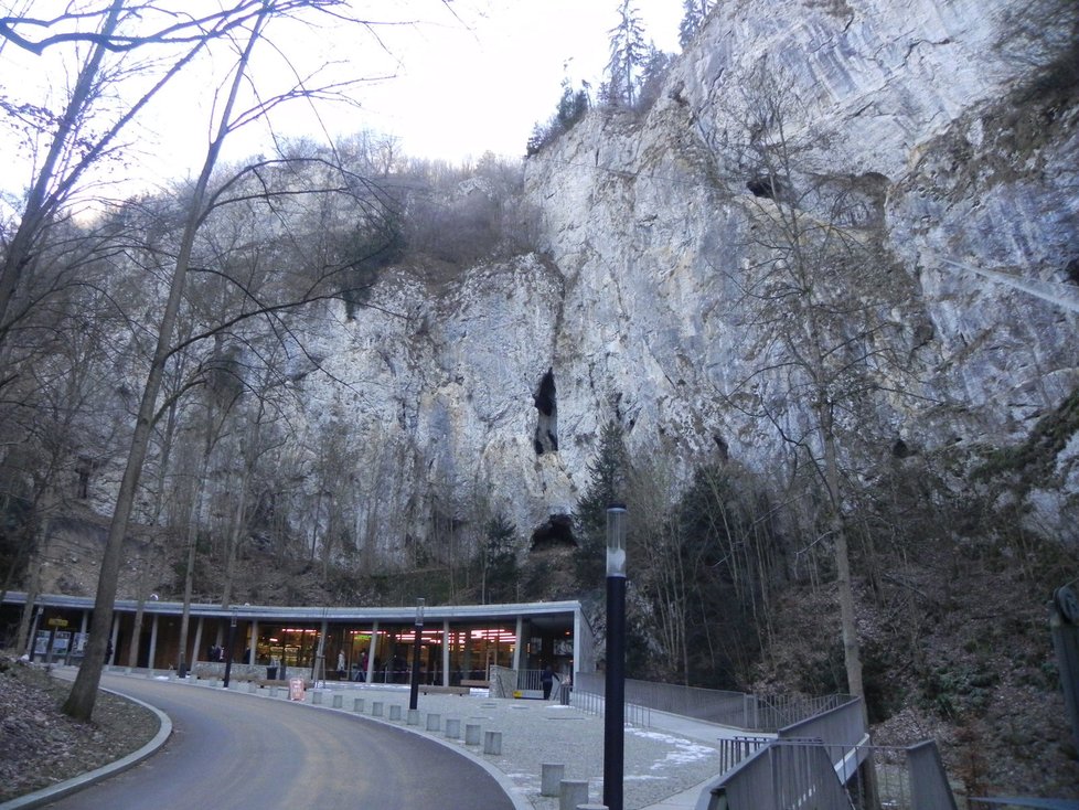 Jedním z návštěvnických magnetů Moravského krasu jsou už více než sto let Punkevní jeskyně.