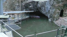 Paradox. Moravský kras nabízí od března návštěvu pětice jeskyní. Lidé v nich najdou příjemnou teplotu kolem 8 stupňů Celsia nad nulou.