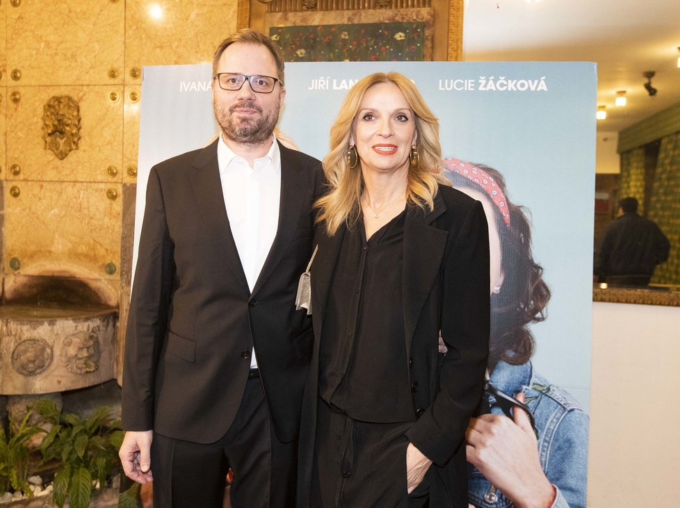 Premiéra filmu Chlap na střídačku - Ivana Chýlková s Petrem Zahrádkou