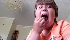 Sníst nejpálivější papriku zvládne i devítiletý chlapec.