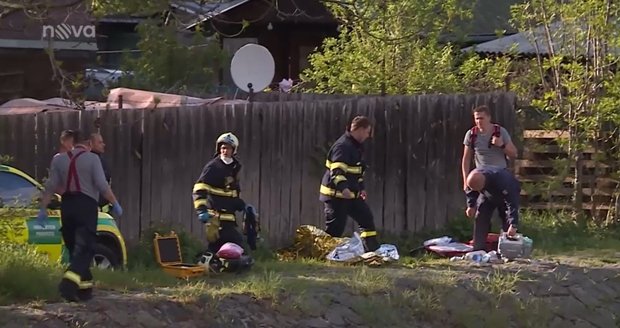 Horor v Plzni: Chlapeček (1,5) spadl do rozvodněné řeky, 20 minut ho křísili