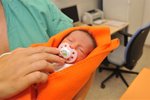 Malý chlapec je v současné době na novorozeneckém oddělení Fakultní nemocnice Bulovka a je ve velmi dobrém zdravotním stavu.