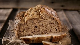 Vše o chlebu: Jaký prospívá zdraví a hubnutí? A jaký si vybrat, když máte alergii na lepek?