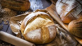 Domácí chleba je blaho: Zkuste bramborový pro začátečníky i kváskový pro pokročilé!