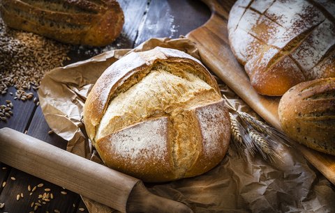 Domácí chleba je blaho: Zkuste bramborový pro začátečníky i kváskový pro pokročilé!
