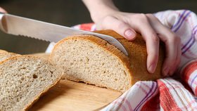 Půlku „Šumavy“ prosím: Ukrojte si krajíc, je světový den chleba
