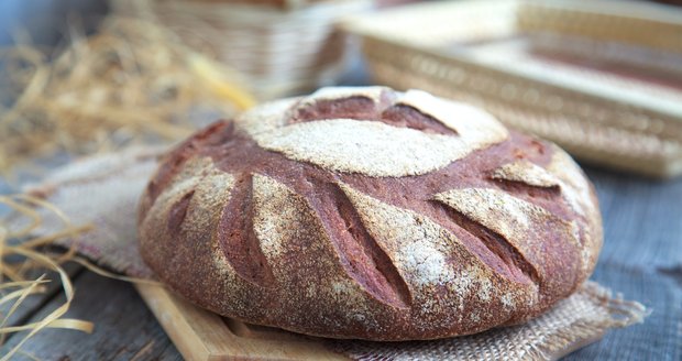 Domácí chleba vám krásně provoní celý byt a bude vám chutnat.