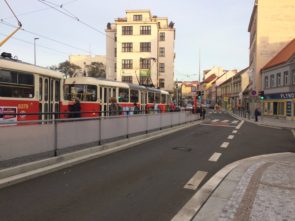 Rekonstrukce Zenklovy ulice se podle starosty Prahy 8 Ondřeje Grose vůbec nepovedla.