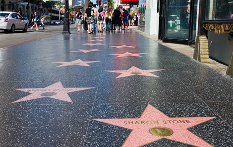 Chodník se nachází na Hollywood Boulevardu a v přilehlé ulici Vine Street.