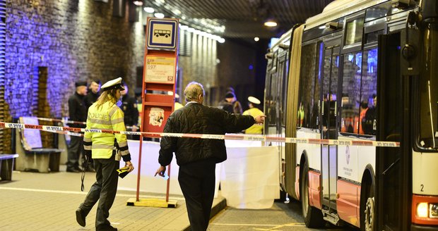 Řidič autobusu odmítl uhnout, tak mu dal Přerovan pěstí: Útok řeší policie. (ilustrační foto)