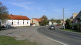 Tvrz přebudovali na statek. V Cholupicích ji vlastnil jeden z nejmocnějších renesančních šlechticů i arcibiskupové