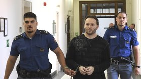 Střelec z Chomutova půjde za vraždu na deset let do vězení.