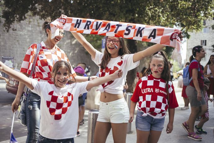 Navzdory všudypřítomným dopadům cestovního ruchu žije v Chorvatsku ve vlastním přes 91 procent obyvatel. Navzdory všudypřítomným dopadům cestovního ruchu žije v Chorvatsku ve vlastním přes 91 procent obyvatel.