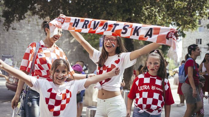 Navzdory všudypřítomným dopadům cestovního ruchu žije v Chorvatsku ve vlastním přes 91 procent obyvatel. Navzdory všudypřítomným dopadům cestovního ruchu žije v Chorvatsku ve vlastním přes 91 procent obyvatel.