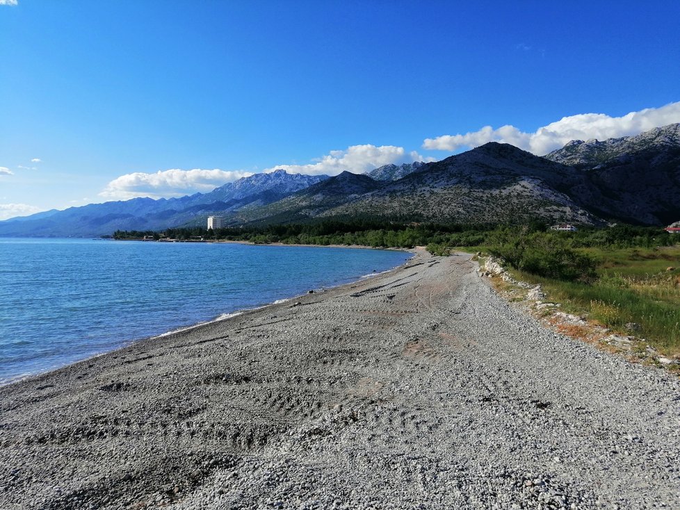 Oblíbené turistické letovisko Starigrad zeje prázdnotou. Češi a Slováci tu přitom normálně bývají už na začátku května, kdy je přímořské městečko plné turistů.