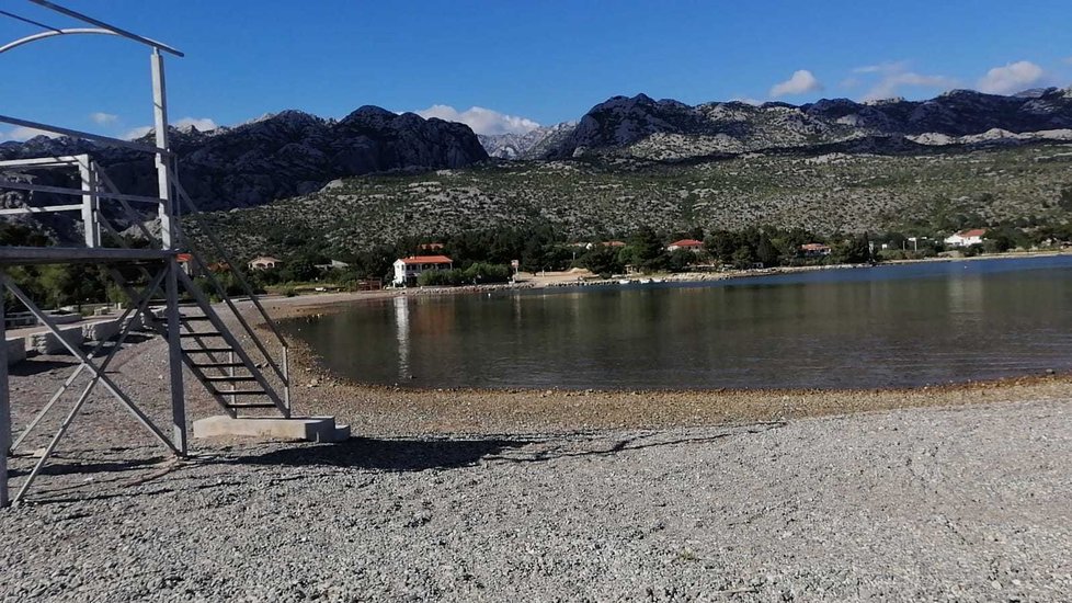 Oblíbené turistické letovisko Starigrad zeje prázdnotou. Češi a Slováci tu přitom normálně bývají už na začátku května, kdy je přímořské městečko plné turistů.