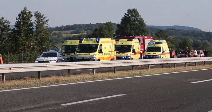 Nehoda autobusu v Chorvatsku: 12 mrtvých a 43 zraněných! Polský vůz havaroval u Záhřebu