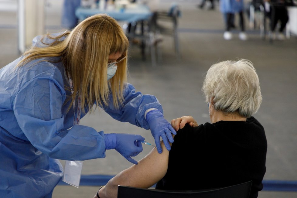 Očkování proti covid-19 vakcínou společnosti AstraZeneca v chorvatském Záhřebu (7. 4. 2021) Očkování proti covid-19 vakcínou společnosti AstraZeneca v chorvatském Záhřebu (7. 4. 2021)