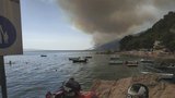 Velký požár u letoviska v Chorvatsku: Češi v bezpečí, hasit pomáhá déšť