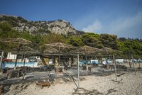 Nový požár v Chorvatsku: Zachvátil ostrov Dugi otok. V Omiši po peklu sčítají škody