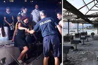 „Nikdo nám nic neřekl!“ Češi popsali útěk před požárem v Omiši: Z pláží je odvážely lodě