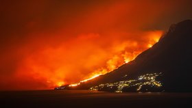 Obří požár u chorvatského Omiše. (14.8.2026)