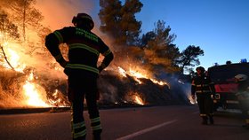 Požár u chorvatského Zatonu (13.7.2022)